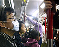 Train passengers' temperatureswill be checked before boarding  