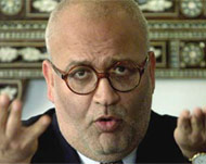 Saeb Erikat: Throwing these twoproblems in our faces is unfair  