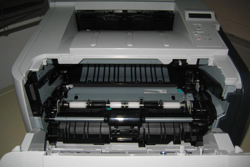 Dubai police image of printer cartridge bomb from Yemen 4