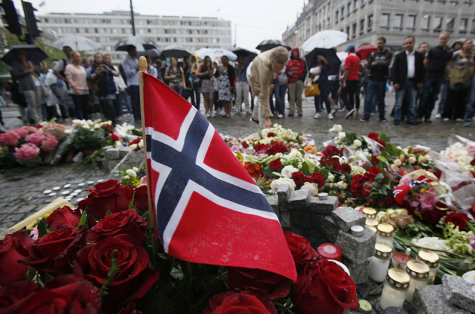 Norweigan flag and vigil