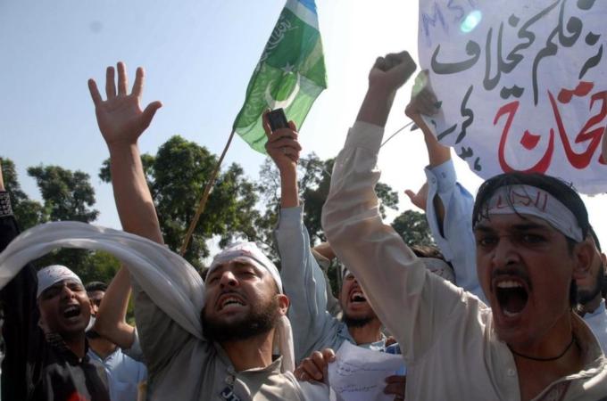 Pakistan urges calm amid protests over anti-Islam video
