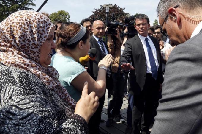 FRANCE-GOVERNMENT-POLICE-RELIGION-VALLS