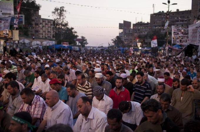 Morsi Supporters Continue Protest One Day After Scores Killed