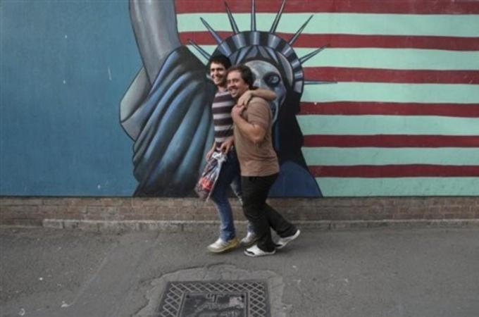 Rouhani's victory brings  Iranians great hope for a rapprochement with the US [AP]