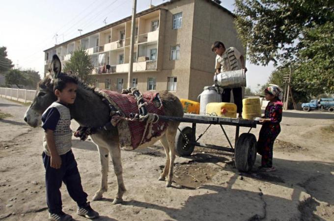 Ordinary Tajiks have not felt the effects of the macroeconomic growth of their country [AP]