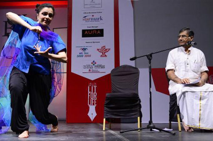 Lit fests in India bring together book readers to listen to and watch stories come alive [Indrajit Hazra]