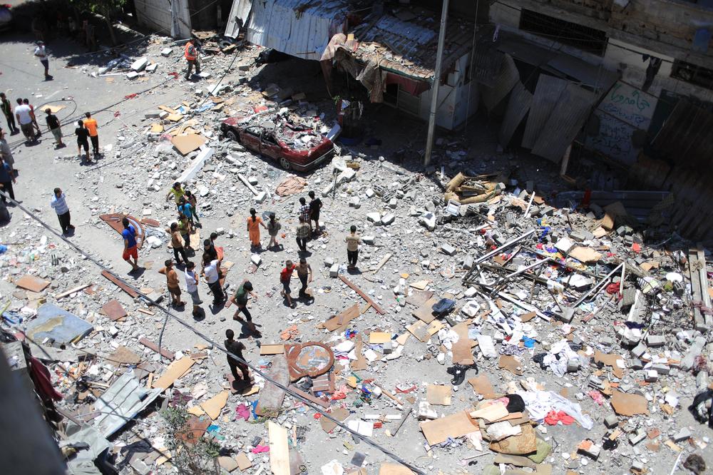 <p>Israel has continued its bombardment of Gaza but has failed to stop Palestinian rocket fire, as the US offered to help negotiate a truce.</p>