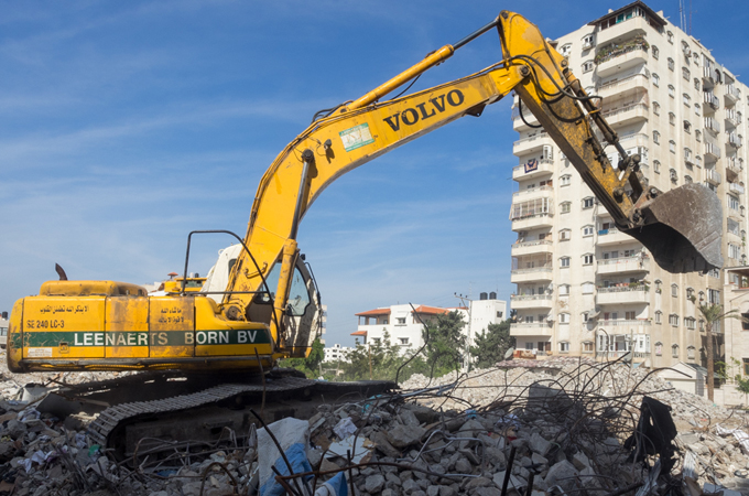 The war has taken a toll on all areas of life, including business, education and trade [Al Jazeera]