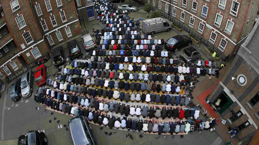 Muslim prayers in London