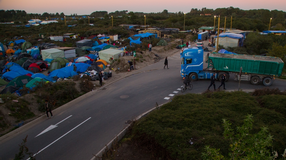 Do not use - Migrants in Calais Jungle dream of England, a better life.