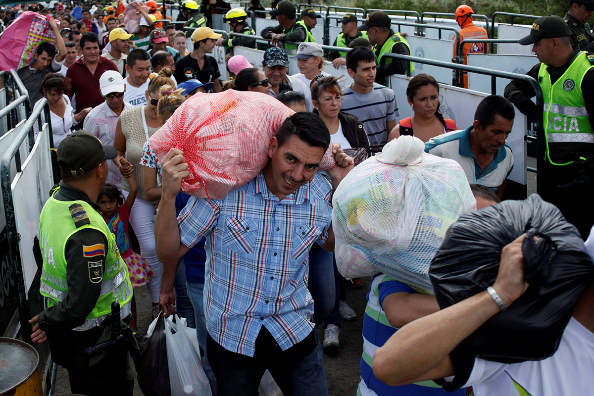 Venezuelans crossed to Colombia to buy supplies