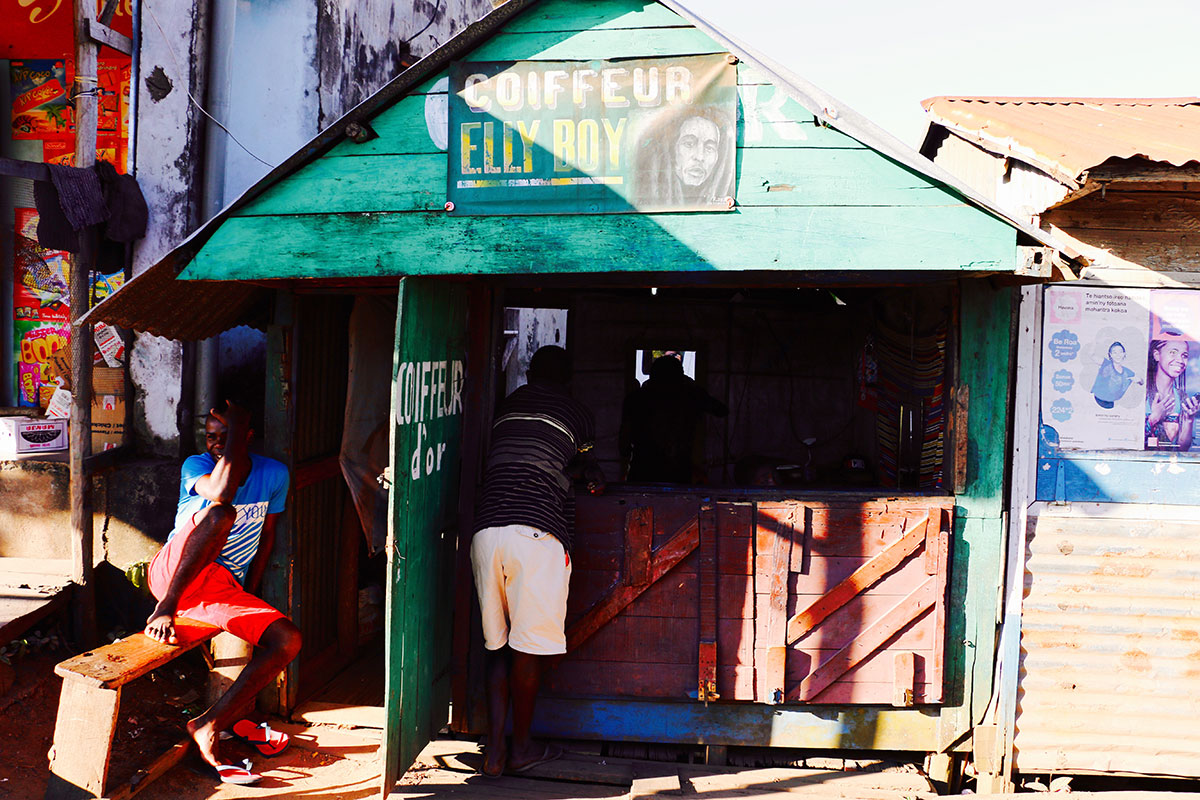 Coiffeurs and Khat/ Please Do Not Use