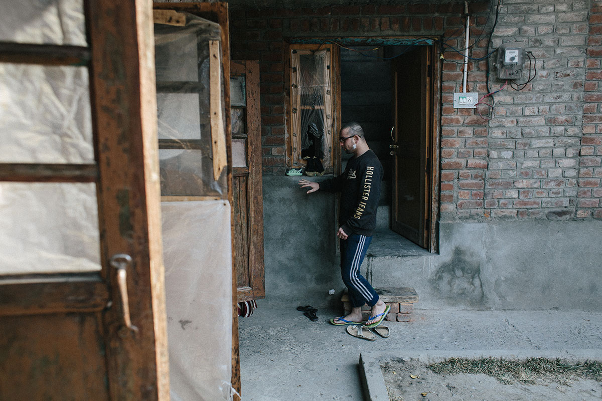 Kashmir Turned blind / Please Do Not Use