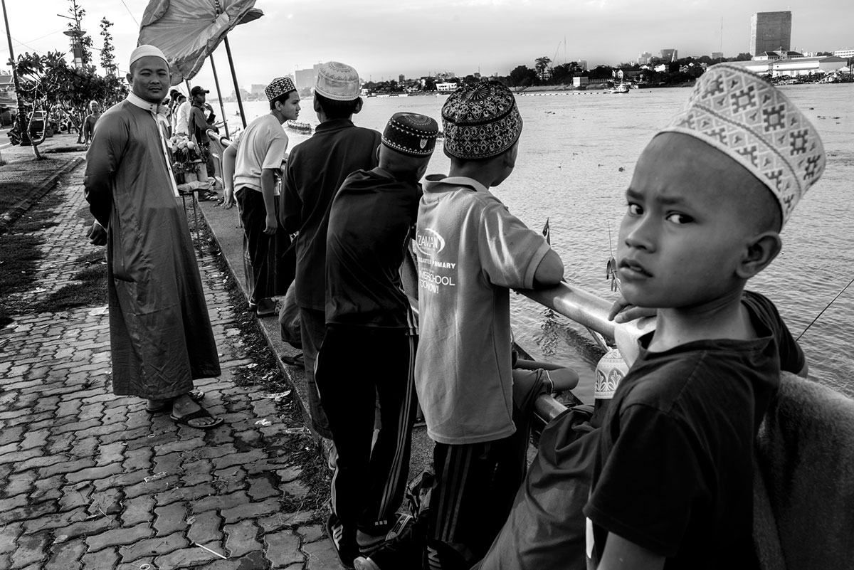 Cambodian water Festival / Please Do Not Use