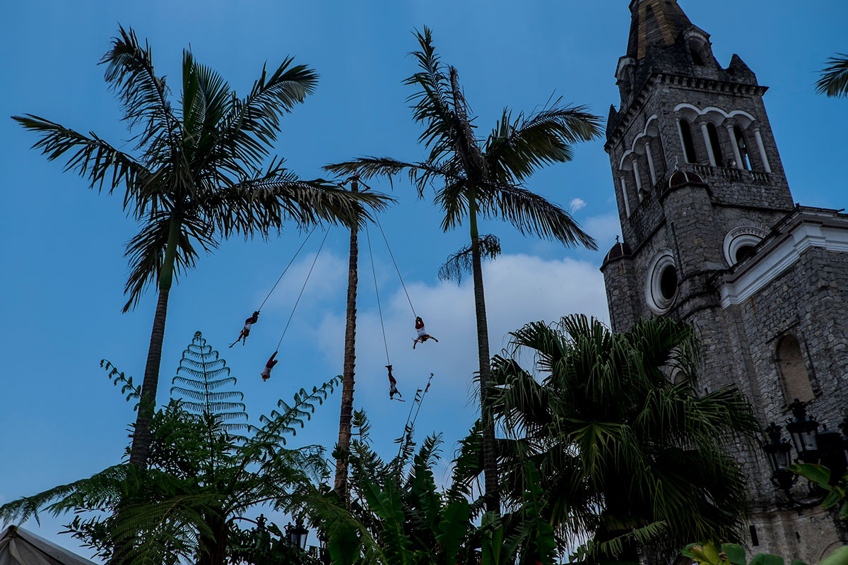 Under the wings of Unesco: Ritual flying in magical Cuetzalan/ Please Do Not Use