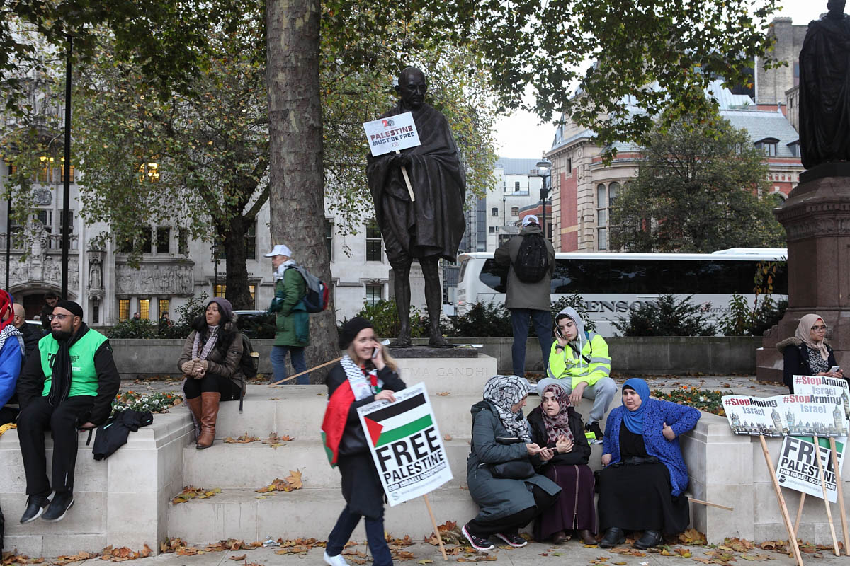 Palestinian activists mark 100 years of the Balfour Declaration in London