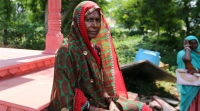 Hira Bai outside the district administrative office in Bundi [Ashish V/Al Jazeera]
