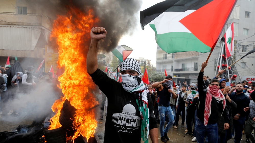 A protest outside the US embassy in Lebanon's Beirut turned violent [Mohamed Azakir/Reuters]