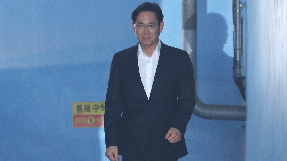 Samsung Electronics Vice Chairman, Jay Y. Lee leaves a court in Seoul