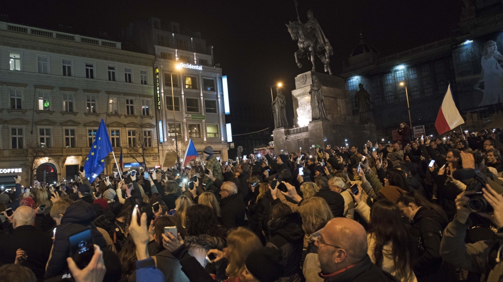 Several members of parliament also joined the protests   [Philip Heijmans/Al Jazeera]