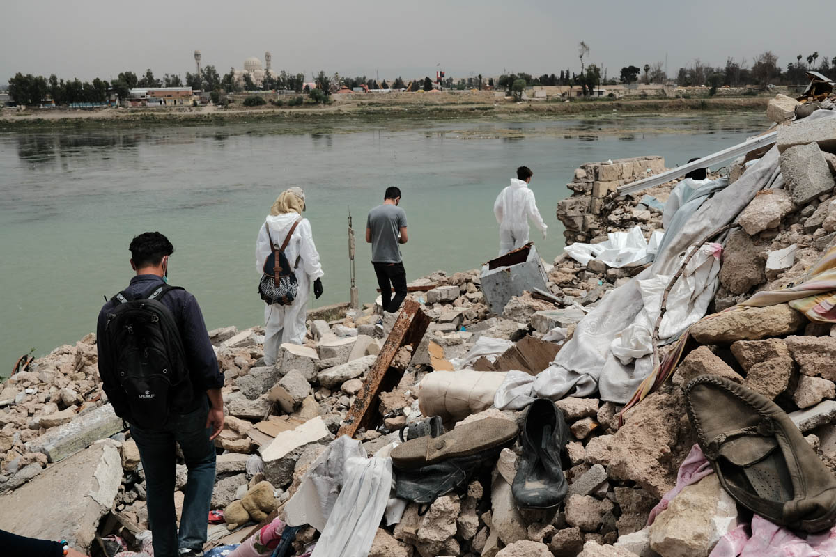 The body collectors of Mosul/Please Do Not Use