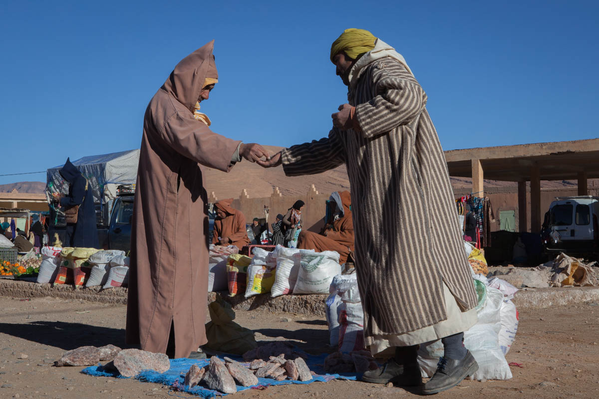 Hani, Mbark Oudja, 32, brought thirty kilograms of salty rocks to customers willing to pound it into salt by themselves. "Sometimes I can sell fifty kilograms per market, sometimes you don''t sell any