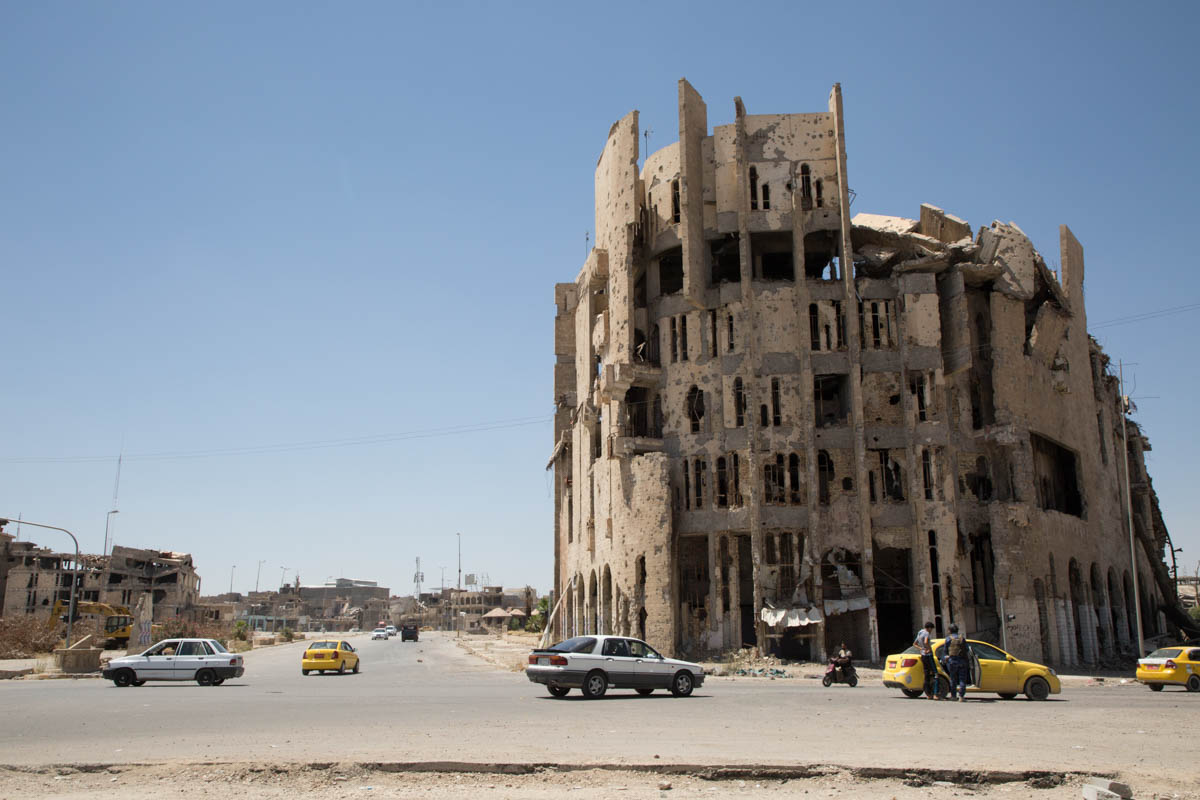 Photo 17 The remains of an IS group stronghold. This heavily damaged building is sadly famous for having been the scene of numerous executions perpetuated by ISIS. Photo: Tom Peyre-Costa/NRC. 25/06/20