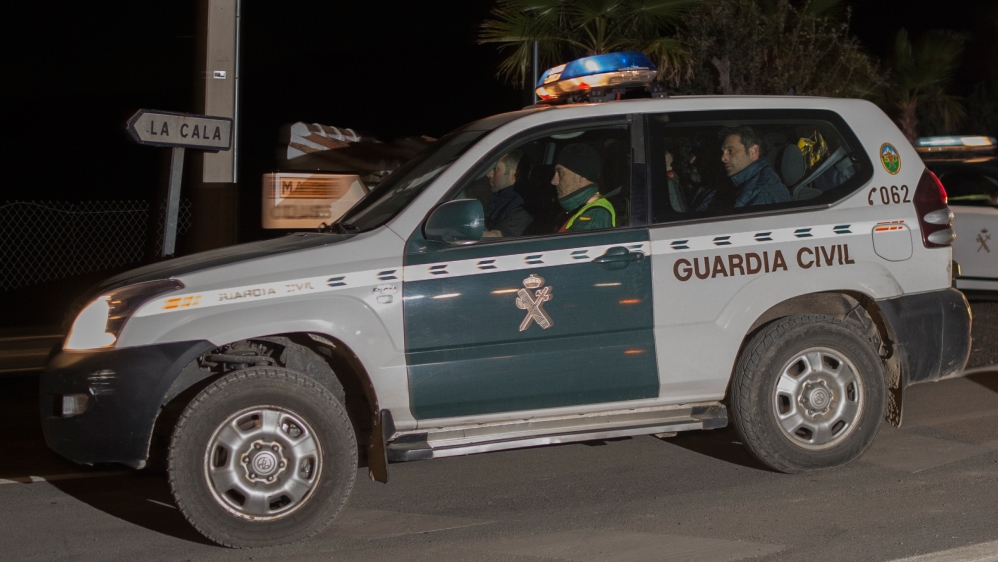 
The miners worked in teams of two and were equipped with oxygen tanks [Jorge Guerrero/AFP]
