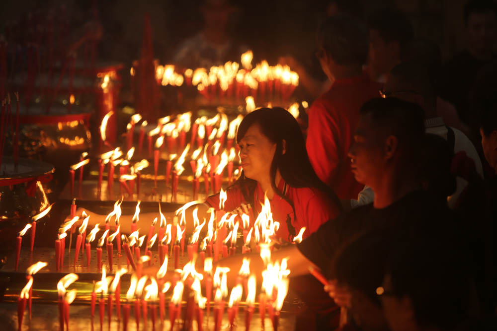 Indonesian ethnic Chinese pray during Chinese Lunar New Year celebrations at a temple in Banda Aceh, Indonesia, 04 February 2019. The Chinese Lunar New Year, also called the Spring Festival, falls on