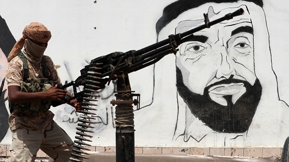 YEMEN-UAE-CONFLICT A picture taken on August 8, 2018 during a trip in Yemen organised by the UAE''s National Media Council (NMC) shows a soldier loyal to the Saudi and UAE-backed government,