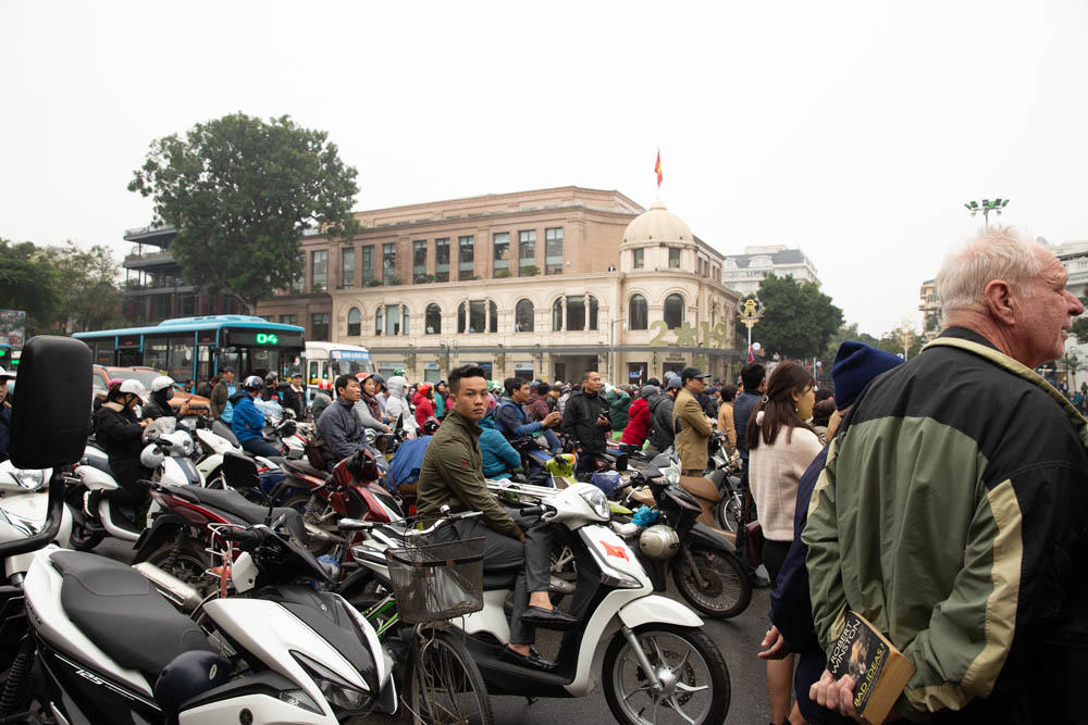 Major roads leading to the leaders’ hotels were cordoned off by the security on Tuesday. Massive traffic jams were witnessed but most of the onlookers were happy to stay and hoped they would catch a