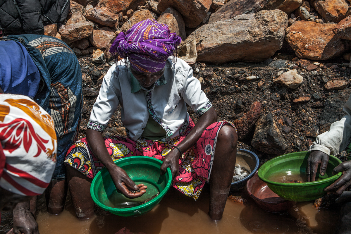 Usually, women are prevented from digging underground due to some old discriminatory superstitions. Hence, since they can''t deal directly with the most valuable stones, their income is much lower than