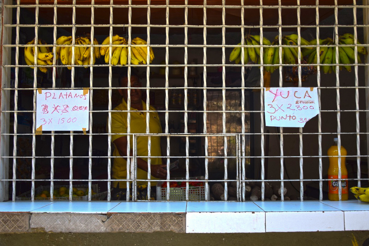 “This situation is hard, we have water, but the blackouts have affected the supply”  Azael Patias, 44, said “Venezuelans have lots of resources, that’s clear,” “Look at how the US and all the rest a