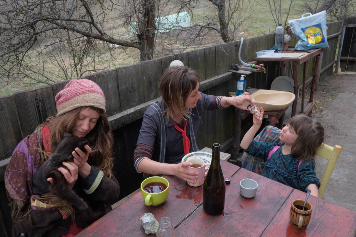 New arrivals are rekindling the hope of those left that Ro?ia Montana can have a different future from the one ascribed to it by the mining company wanting to exploit what''s left of the gold and silve