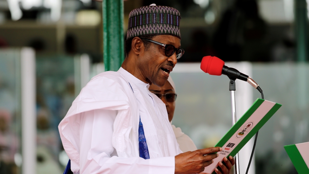 Nigerian President Muhammadu Buhari takes the oath of office during his inauguration for a second term in Abuja