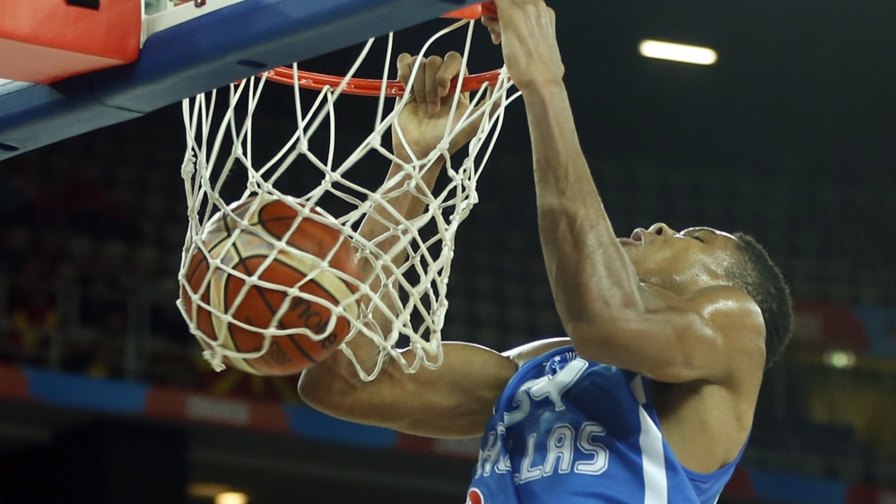 Antetokounmpo representing Greece in September 2015