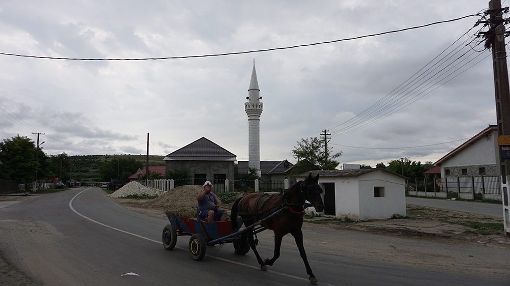 Romanian muslims [Michael Colborne/Al Jazeera]