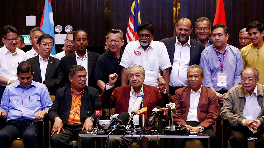Malaysia’s Prime Minister Mahathir Mohamad (centre), 94, is the oldest member of the cabinet, while Youth and Sports Minister Syed Saddiq Abdul Rahman (right in yellow shirt), 26, is the youngest.