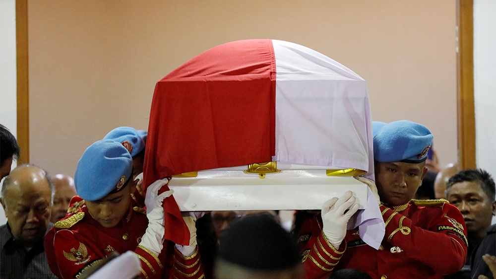 Presidential guards carry the coffin of former Indonesian President BJ Habibie at the Gatot Soebroto Army hospital in Jakarta, Indonesia.
