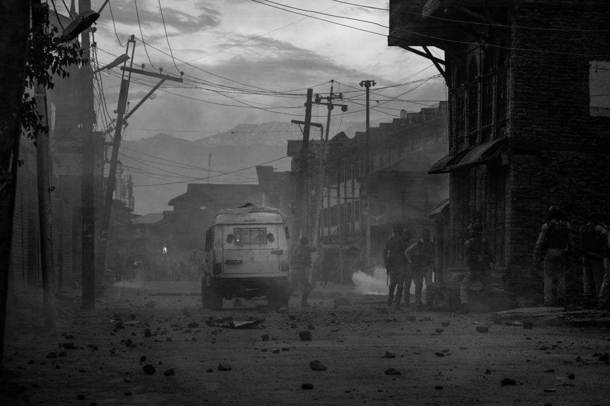 Street clashes between Indian security forces and protestors in Kashmir (Sanna Irshad Mattoo, May 5, 2019)