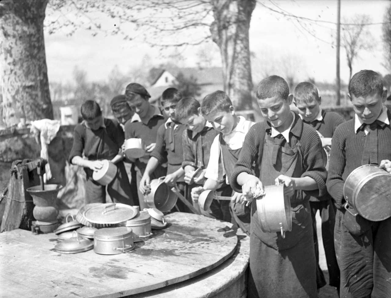 Many children were displaced as a result of the Spanish civil war; often their parents had been anti-fascist fighters, activists or supporters [Philippe Gausso Collection]