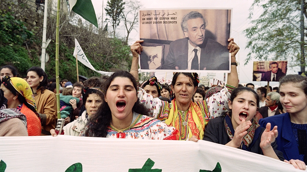 Women protesting in Algiers on December 27, 1990