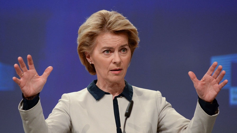 EU Commission President Ursula von der Leyen presents the EU executive's economic response to the coronavirus epidemic, in Brussels, Belgium March 13, 2020. REUTERS/Johanna Geron