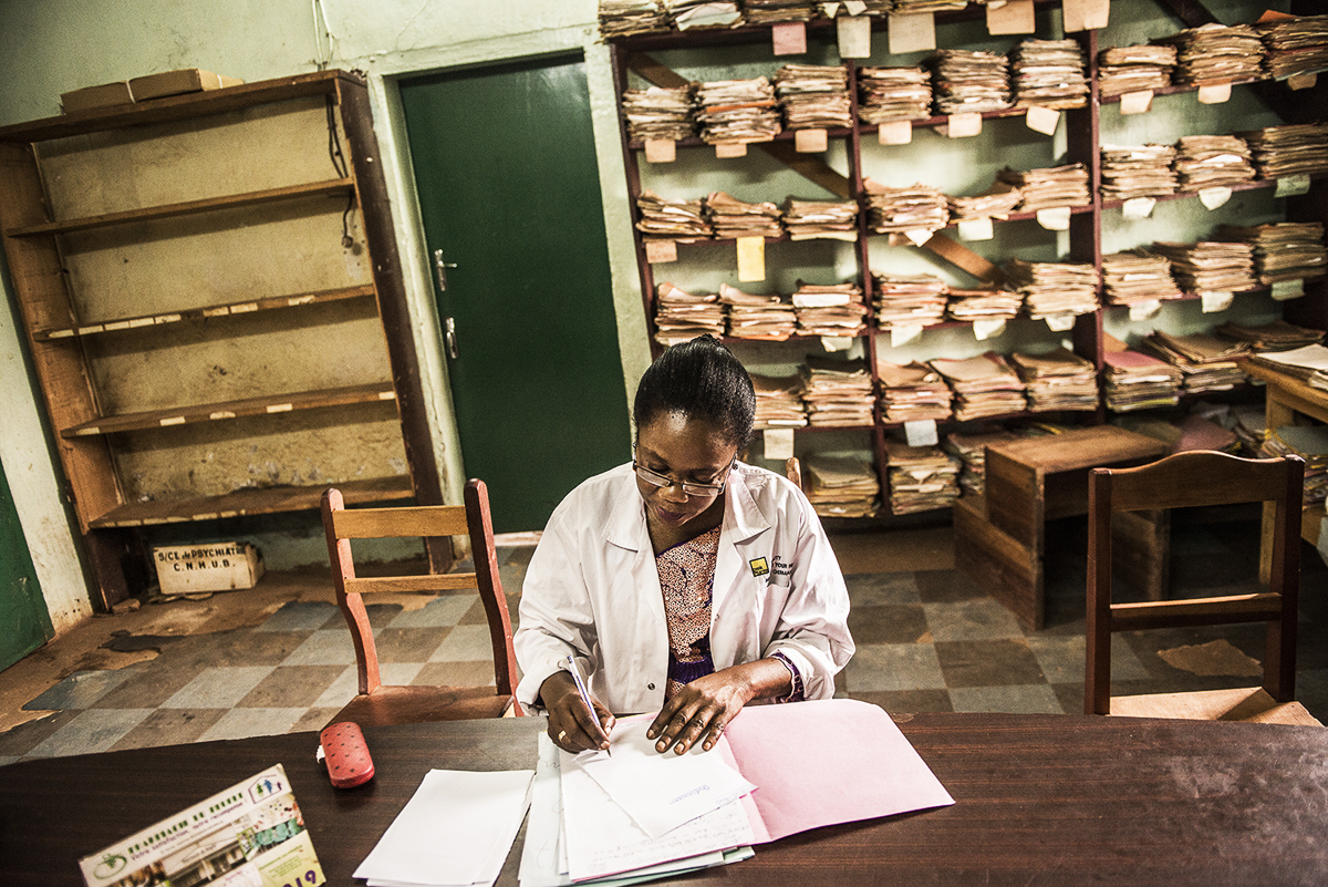 Natalie Koutou is a nurse and the head of the psychiatry department of the general hospital in Bangui. In Central African Republic there is just one psychiatrist for the whole country. According to Na