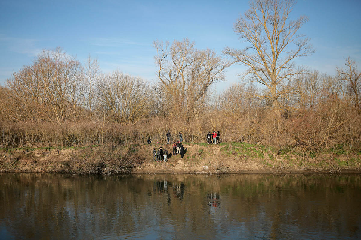 Refugees head to Greece as Turkey opens gates [Hosam Salem/Al Jazeera]