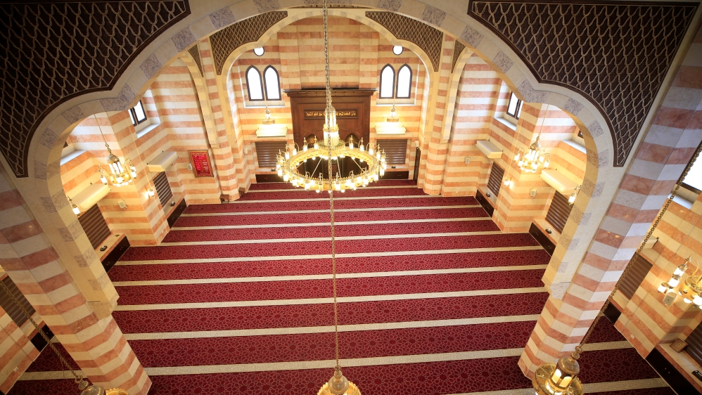 View empty mosque as Friday prayers were suspended in Sidon