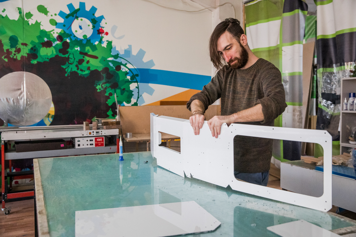 At H3, Razvan Pascu, 33 and his two teammates, normally make multi-disciplinary interactive installations. Now, together with the advertising production company Caustic, they design, produce and donat