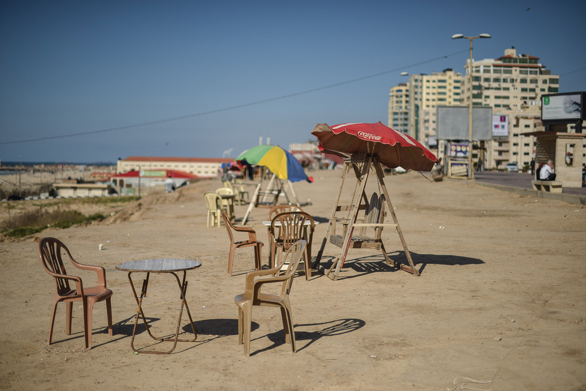 Beach stalls are common in Gaza and are usually heaving with customers drinking tea and smoking shisha, especially in spring. These days they stand deserted.
