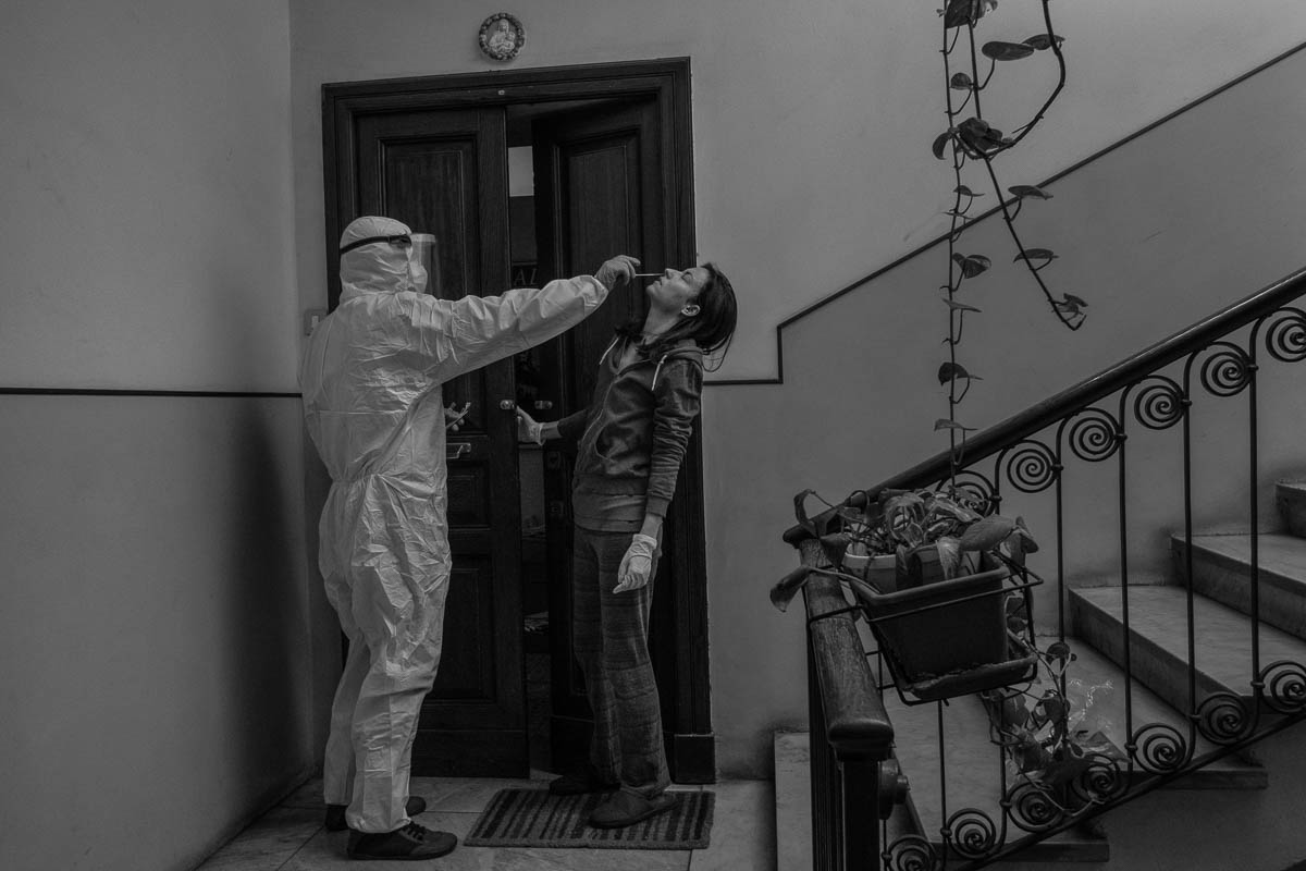 After testing positive on 12th March, Marta had to repeat the swab again for a second time, after 4 weeks to check if the Covid is still in her body or not. Two nurses came to their houses but couldn''