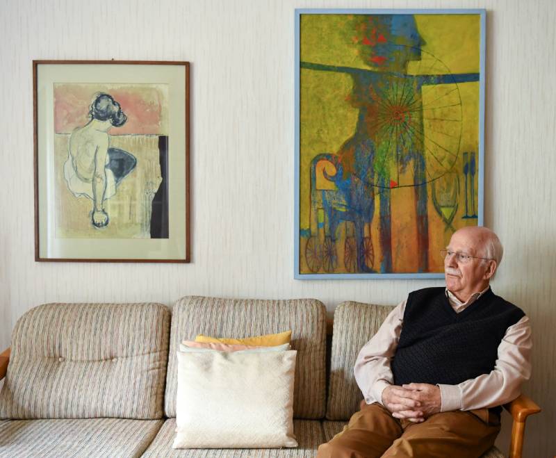 Remembering WW2 - reuters